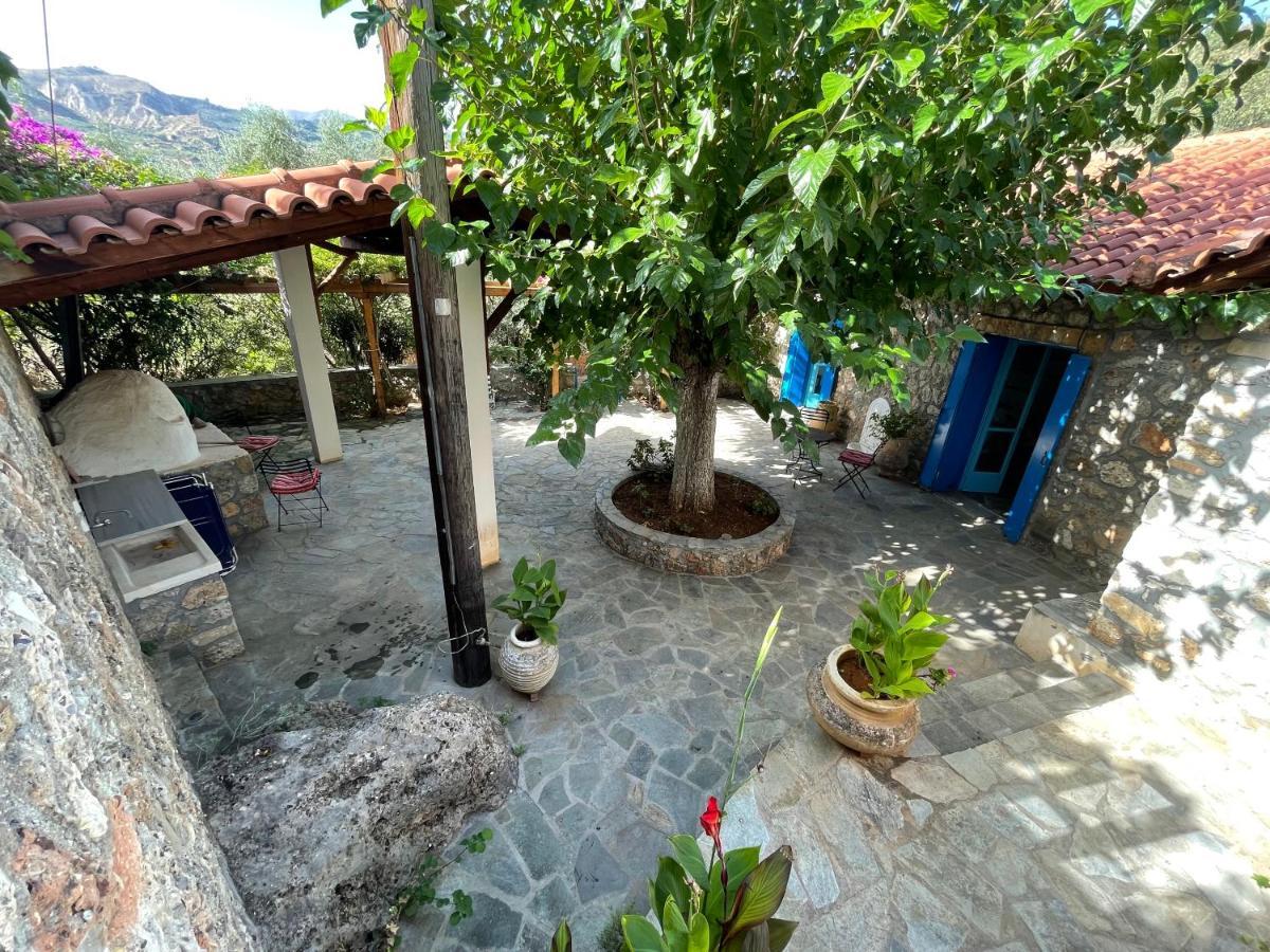 Peloponnese Hideout - Traditional Stone House * Akrata